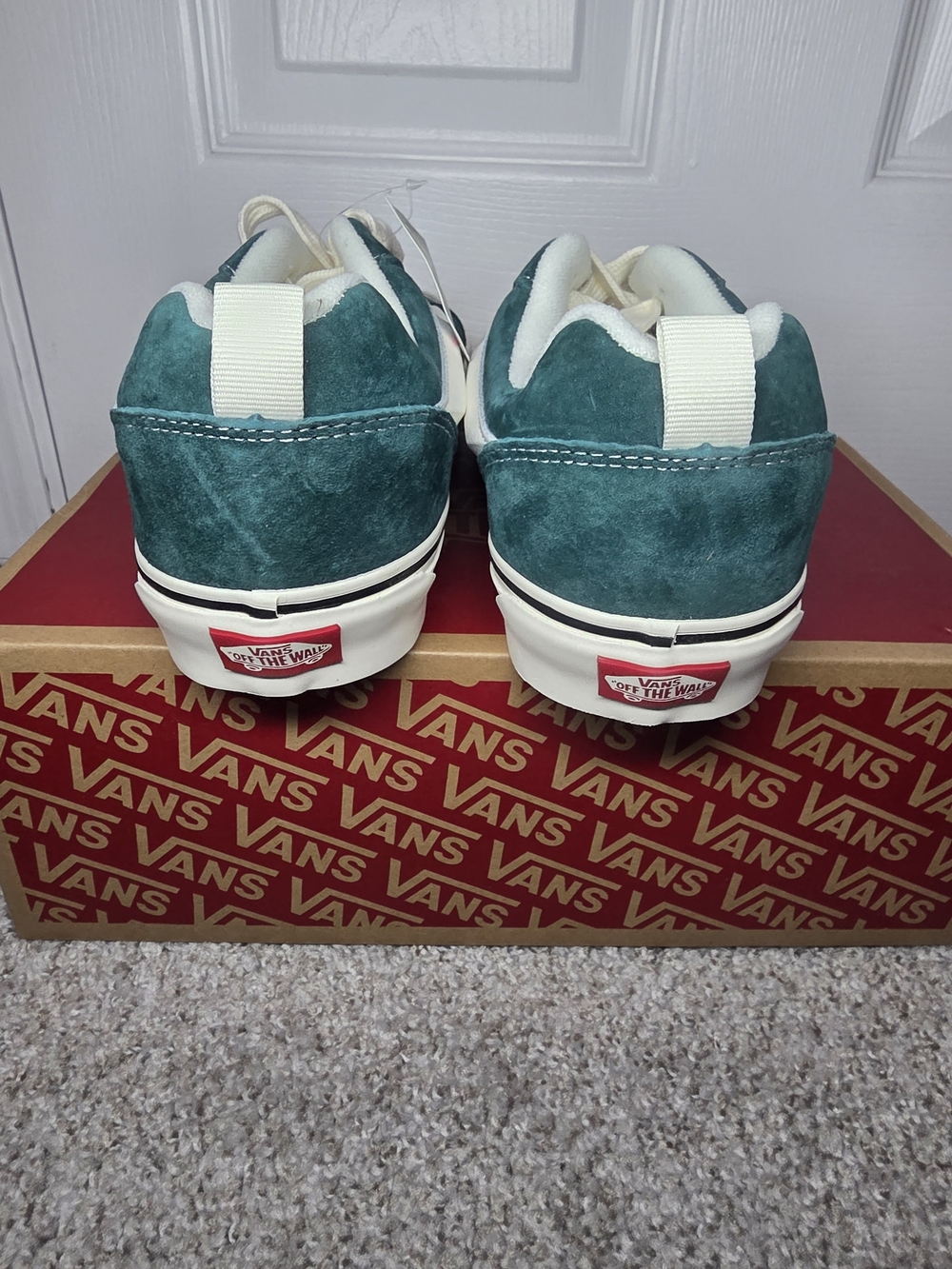 VansSize 10.5 - Vans Knu-Skool Green - VN000CS0CX2 - Picture 4 of 6